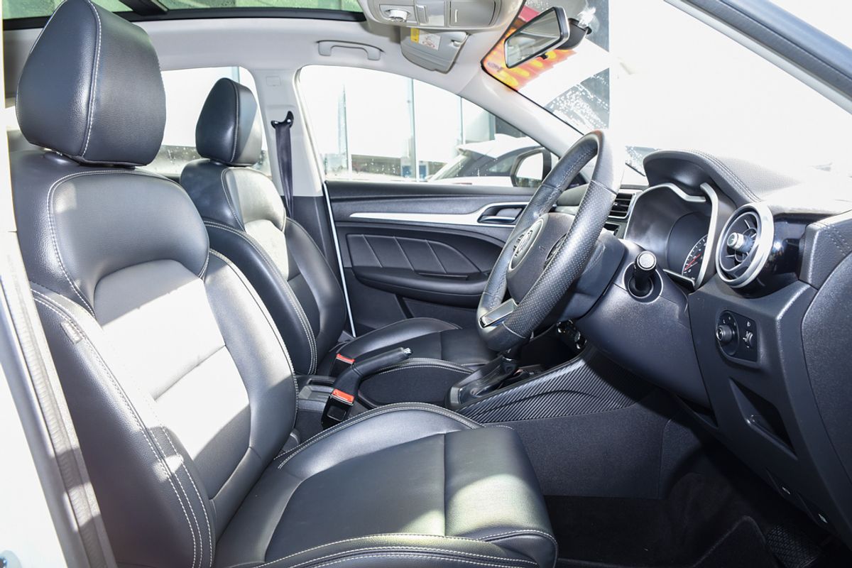 2018 MG ZS Essence AZS1
