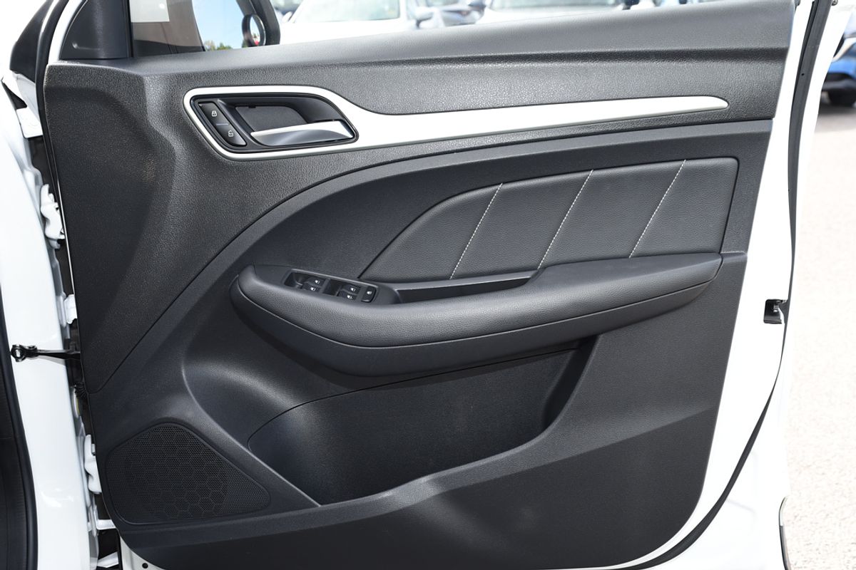 2018 MG ZS Essence AZS1