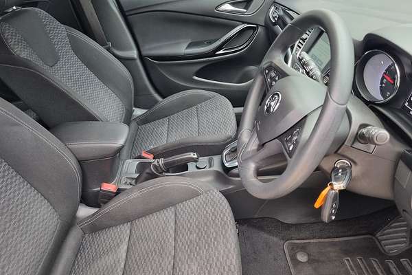 2016 Holden Astra R BK