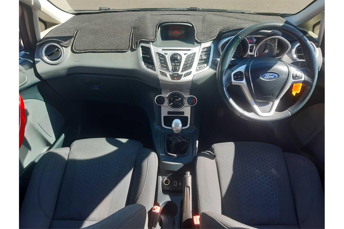 2010 Ford FIESTA