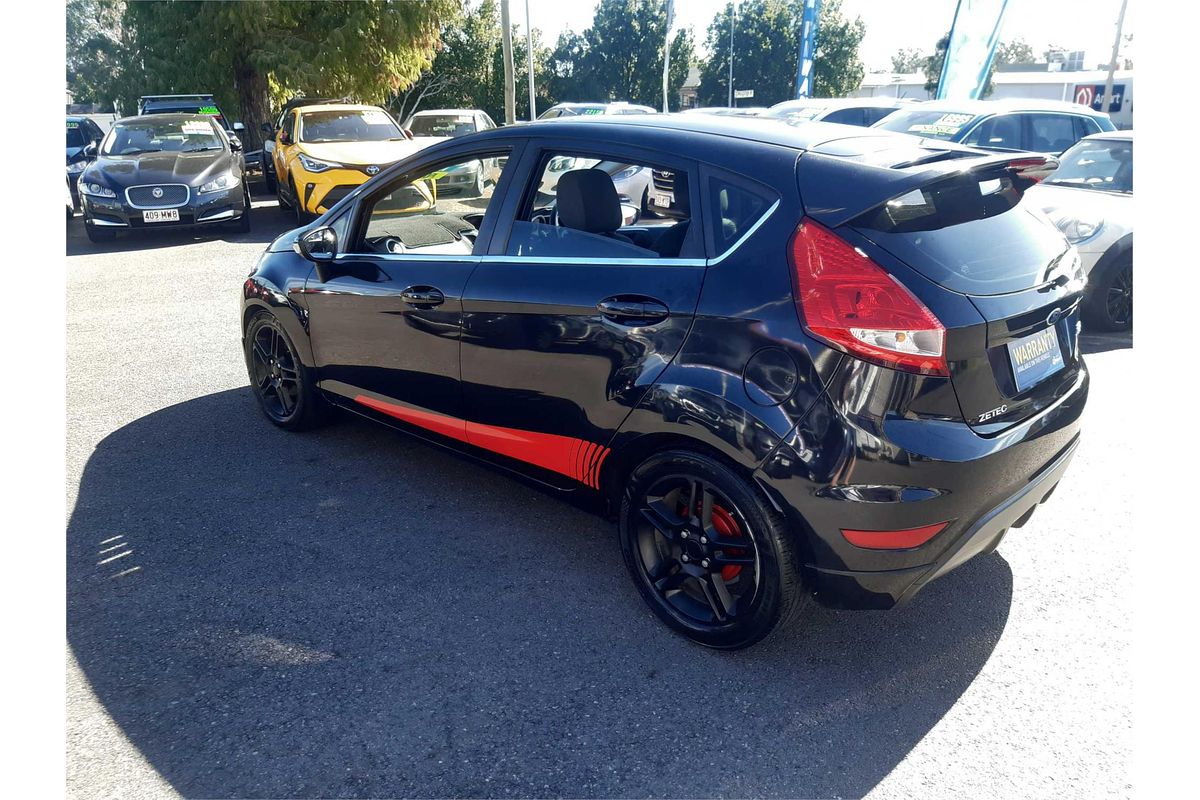 2010 Ford FIESTA