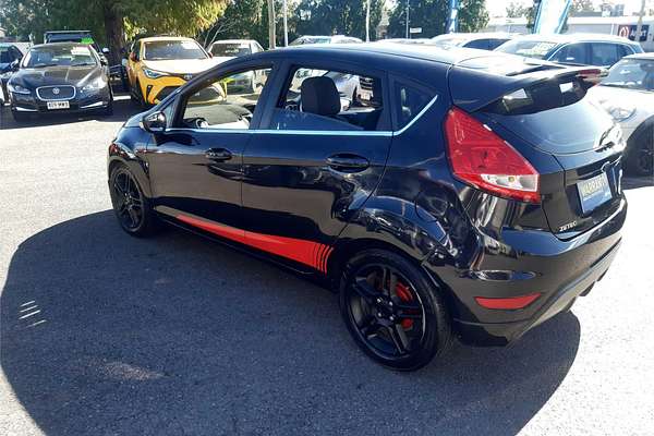 2010 Ford FIESTA