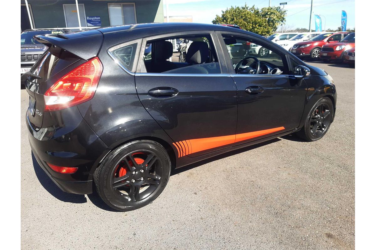 2010 Ford FIESTA