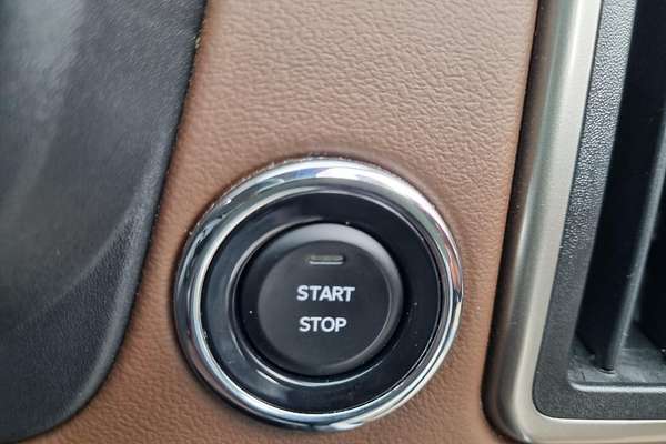 2023 Mahindra Scorpio Z8L