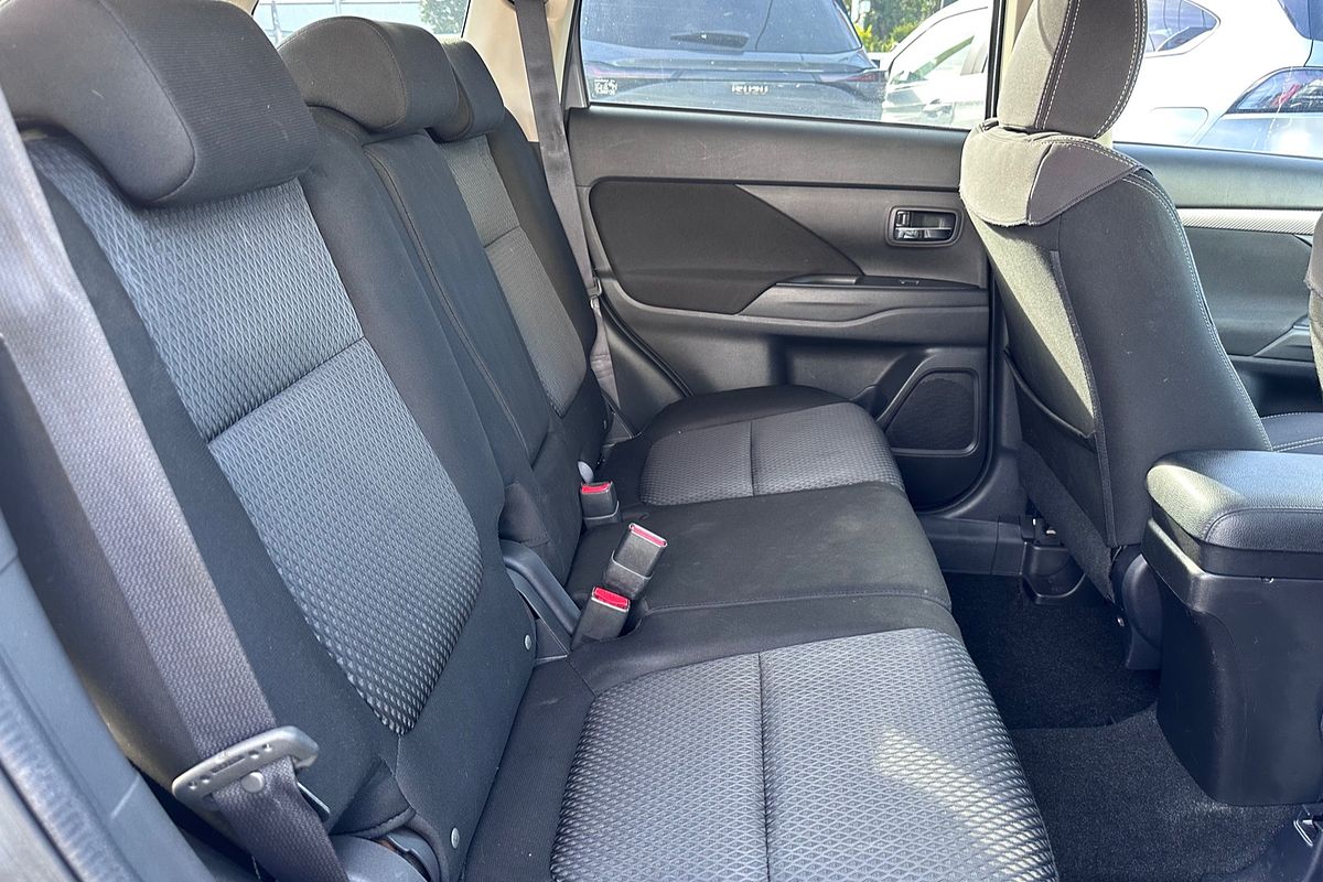 2016 Mitsubishi Outlander XLS ZK