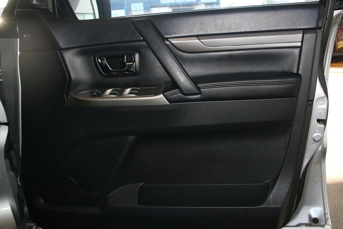 2012 Mitsubishi Pajero
