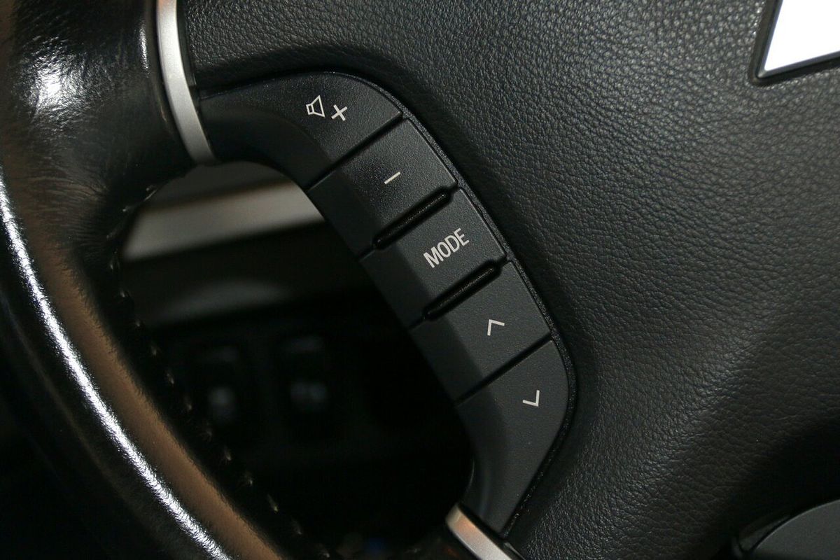 2012 Mitsubishi Pajero