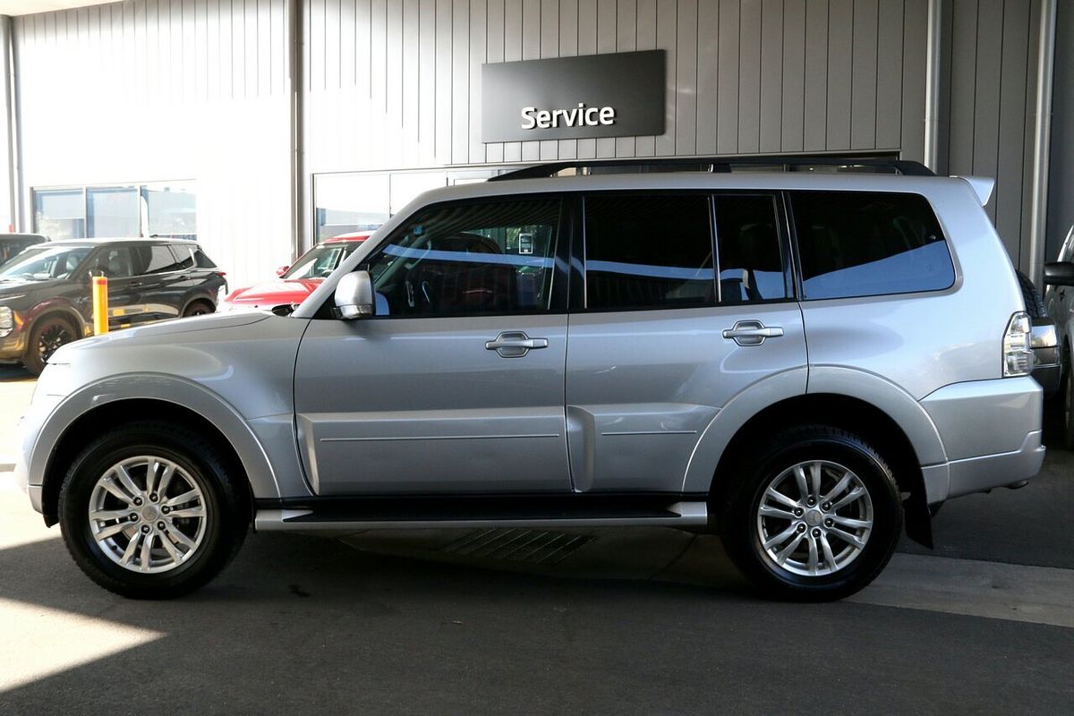 2012 Mitsubishi Pajero