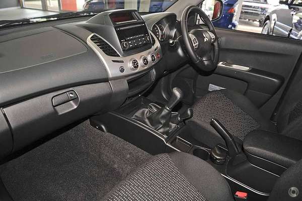 2015 Mitsubishi Triton GLX-R MN 4X4