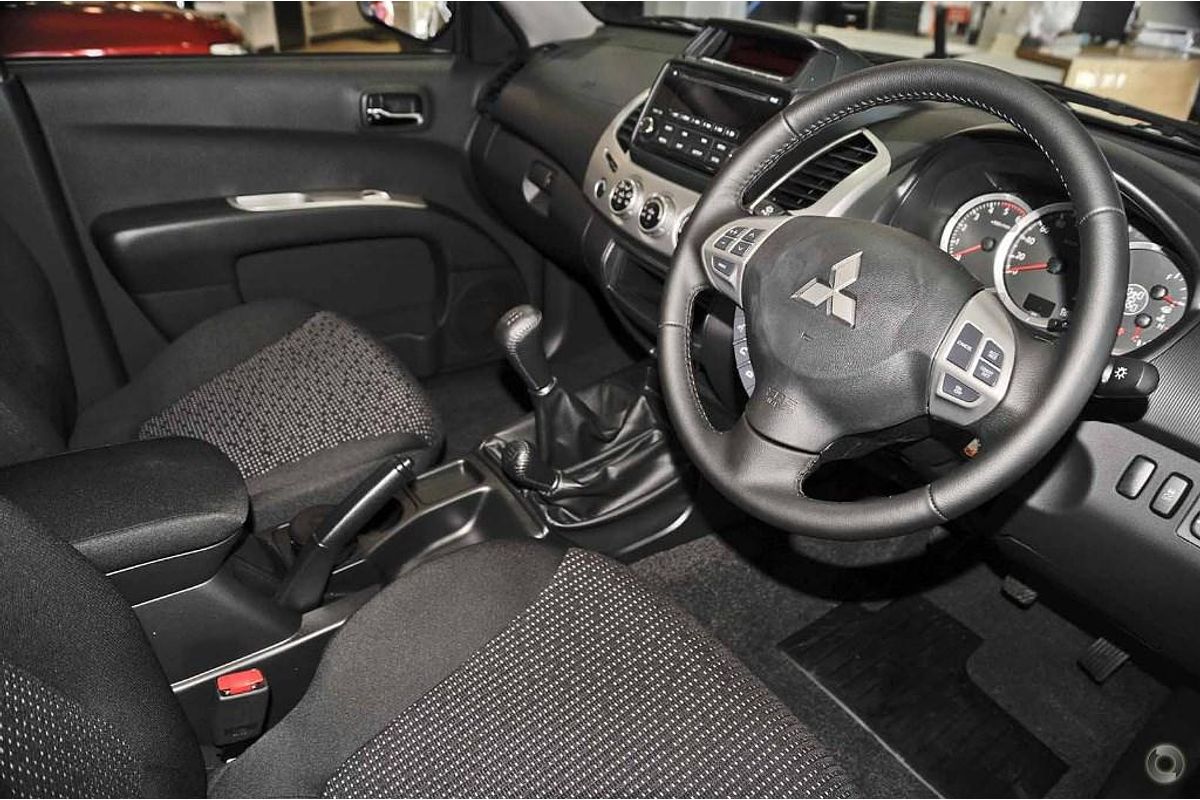 2015 Mitsubishi Triton GLX-R MN 4X4