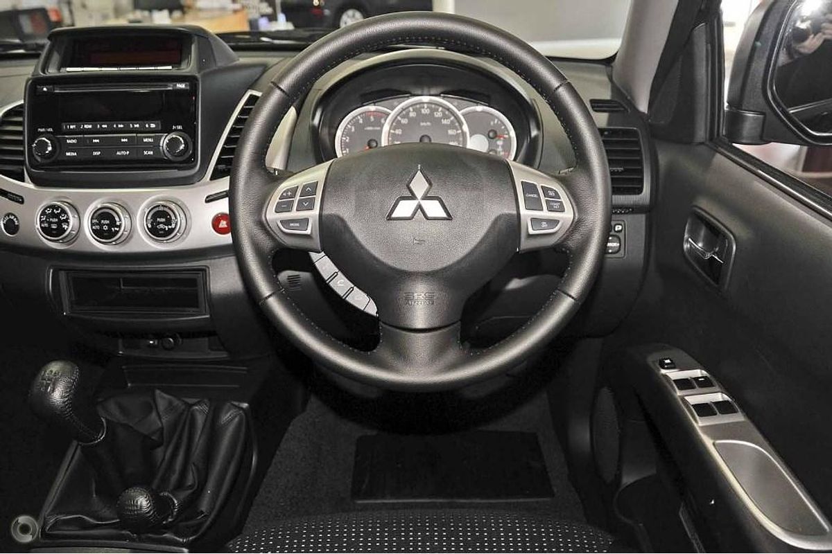 2015 Mitsubishi Triton GLX-R MN 4X4