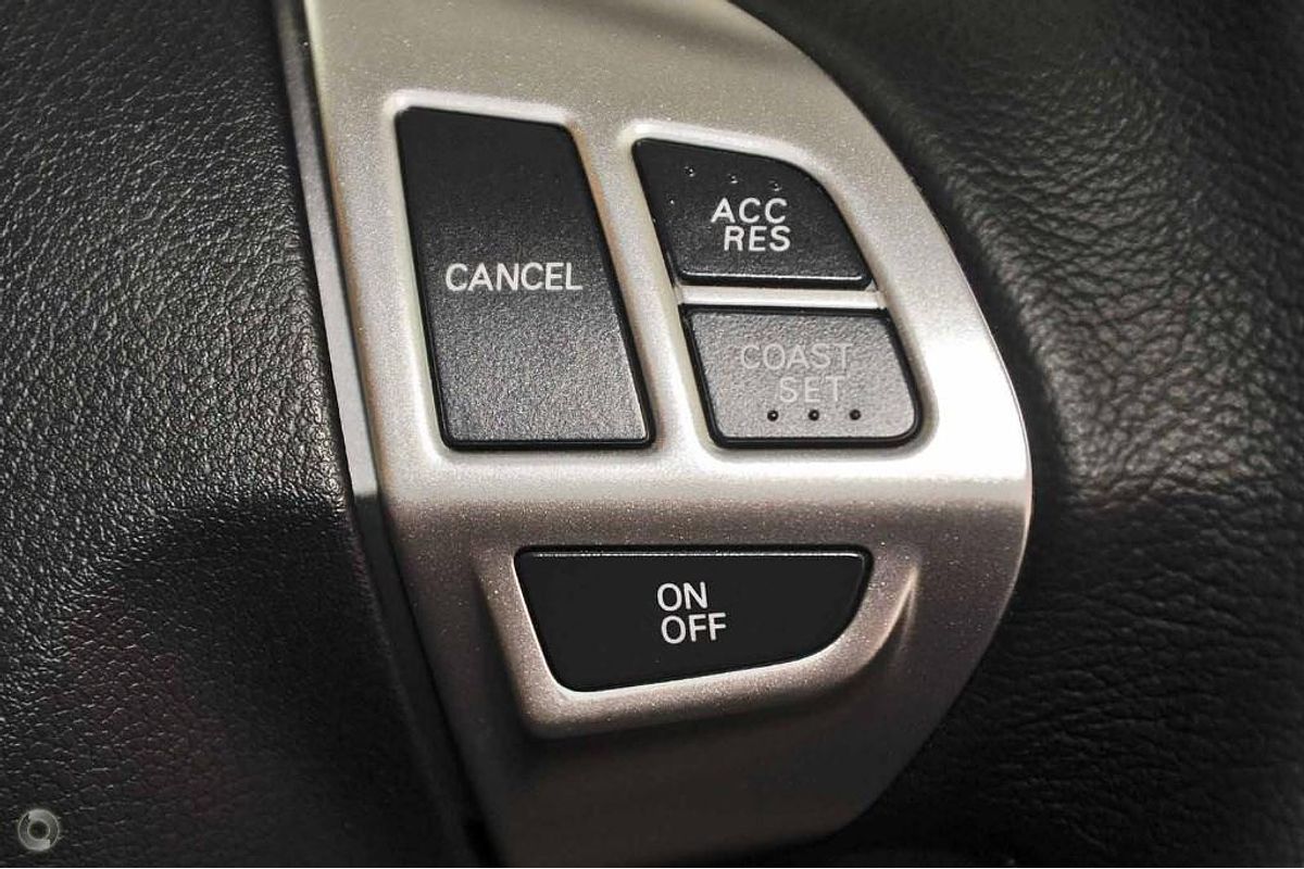 2015 Mitsubishi Triton GLX-R MN 4X4