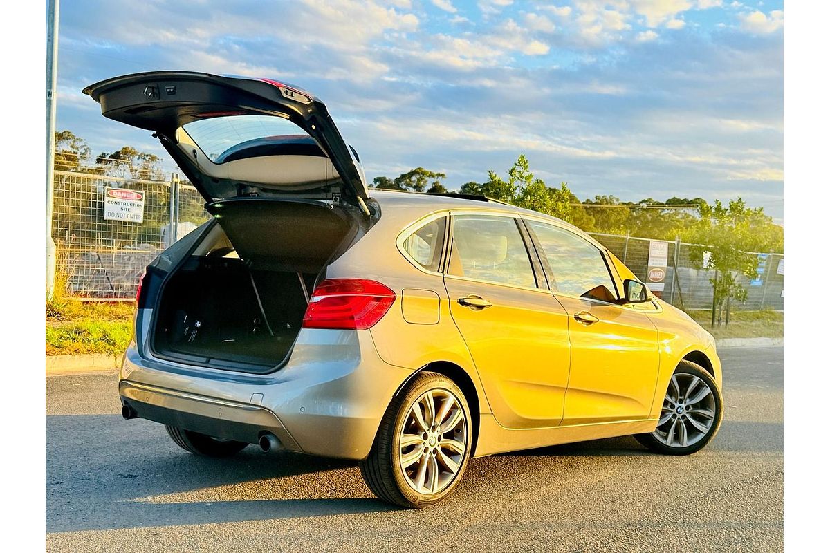2015 BMW 2 Series 220i Sport Line F45