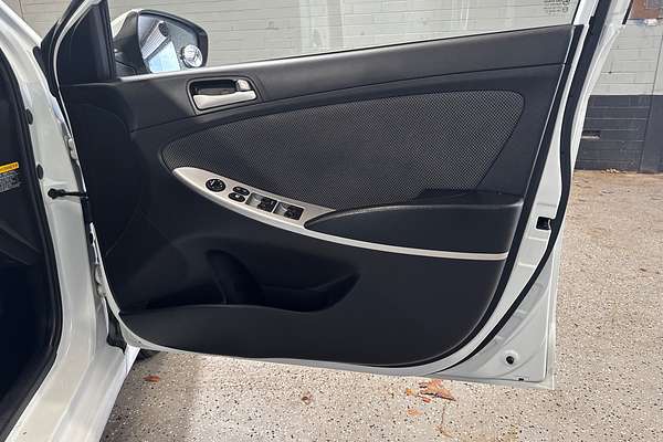 2013 Hyundai Accent Active RB
