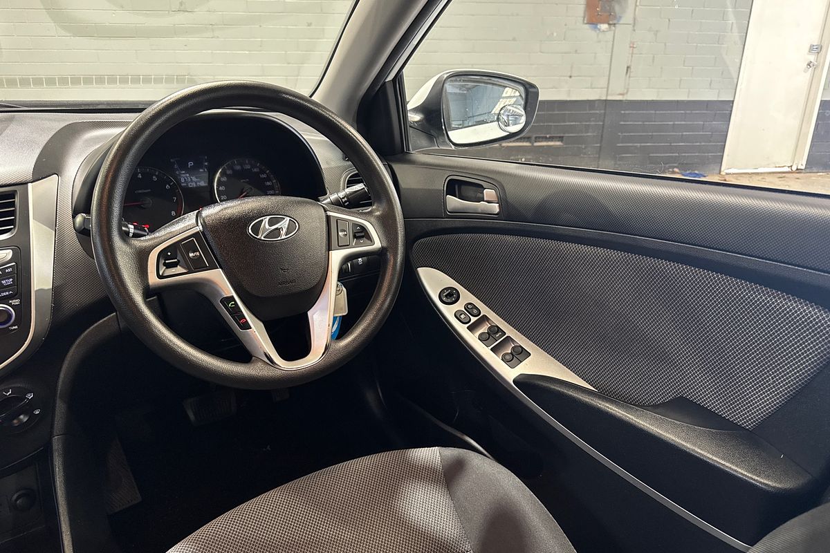 2013 Hyundai Accent Active RB