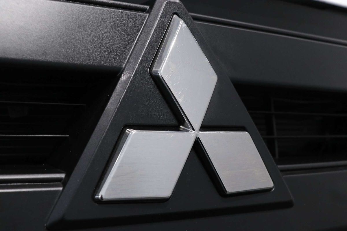 2022 Mitsubishi Express GLX SN LWB