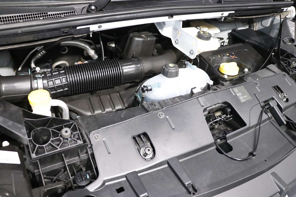 2022 Mitsubishi Express GLX SN LWB