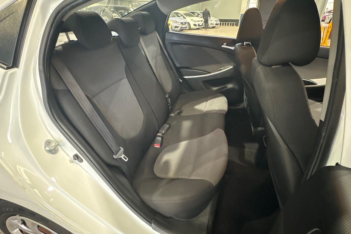 2013 Hyundai Accent Active RB