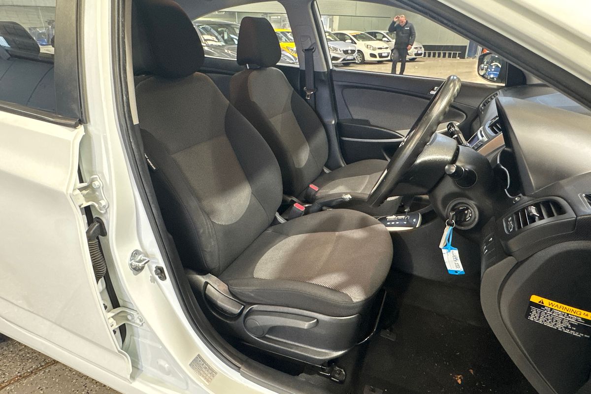 2013 Hyundai Accent Active RB