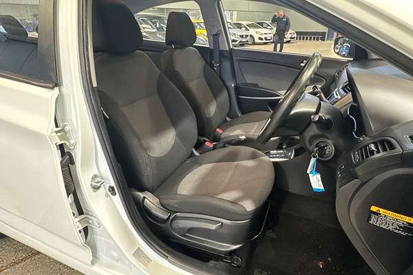 2013 Hyundai Accent Active RB