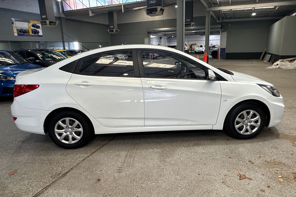 2013 Hyundai Accent Active RB