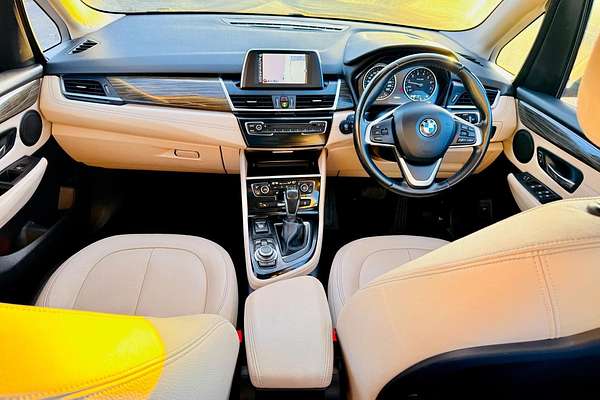 2015 BMW 2 Series 220i Sport Line F45