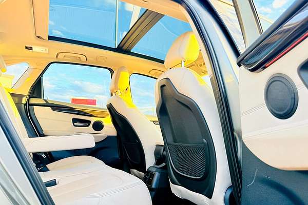 2015 BMW 2 Series 220i Sport Line F45