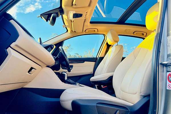 2015 BMW 2 Series 220i Sport Line F45