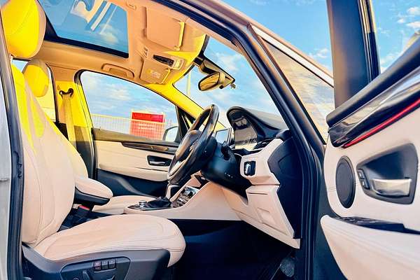 2015 BMW 2 Series 220i Sport Line F45
