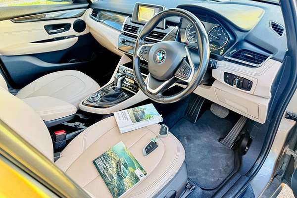 2015 BMW 2 Series 220i Sport Line F45