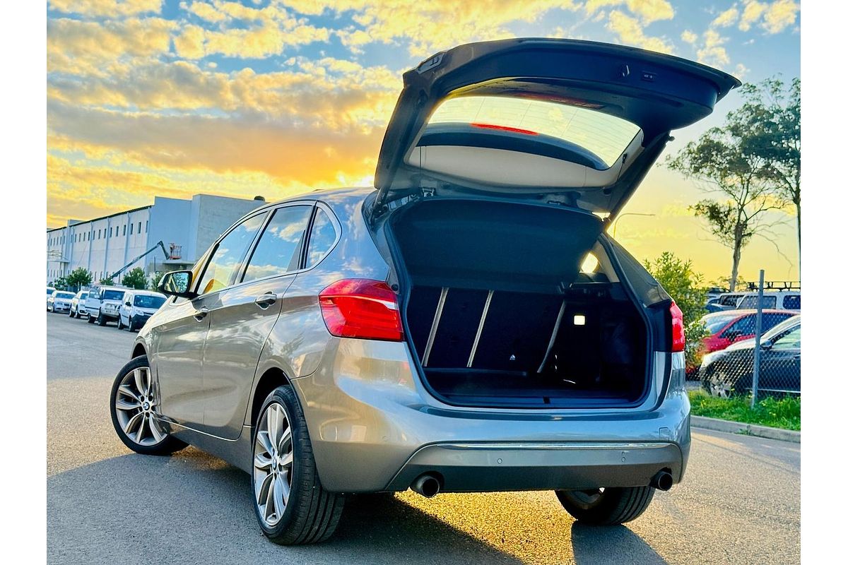 2015 BMW 2 Series 220i Sport Line F45