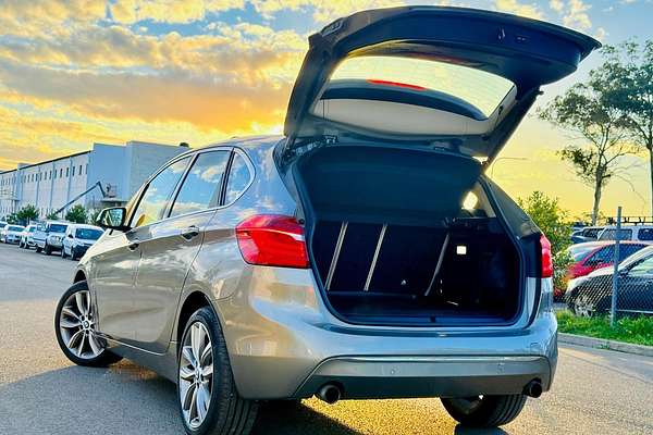 2015 BMW 2 Series 220i Sport Line F45