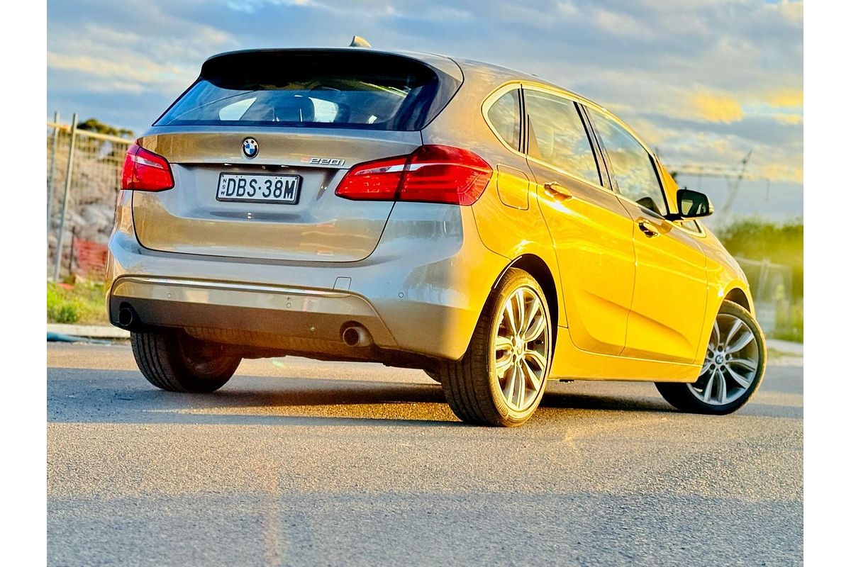 2015 BMW 2 Series 220i Sport Line F45