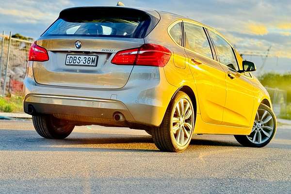 2015 BMW 2 Series 220i Sport Line F45