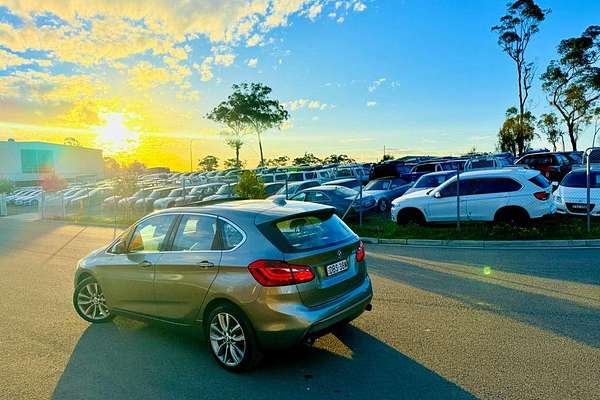 2015 BMW 2 Series 220i Sport Line F45
