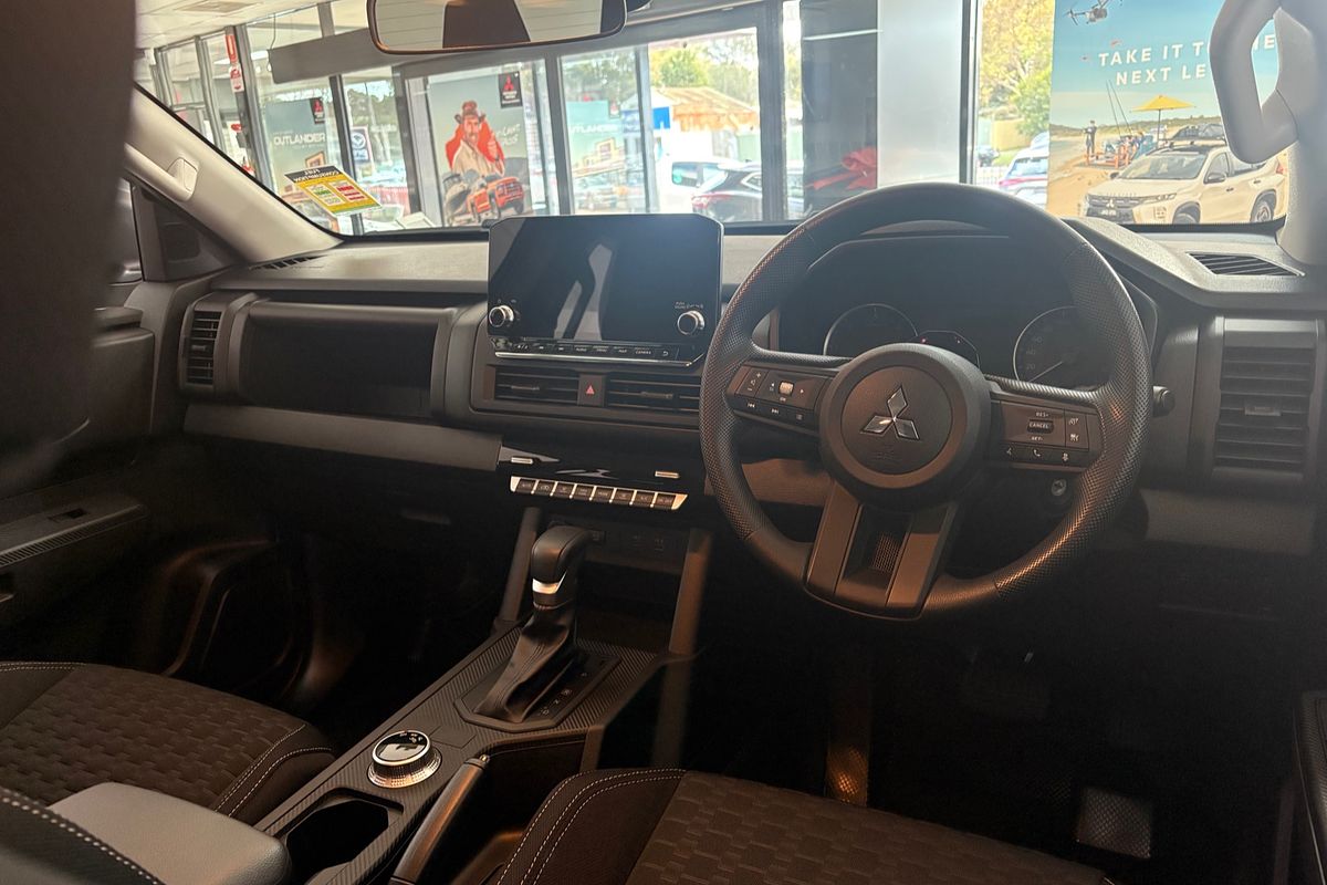 2025 Mitsubishi Triton GLX MV 4X4