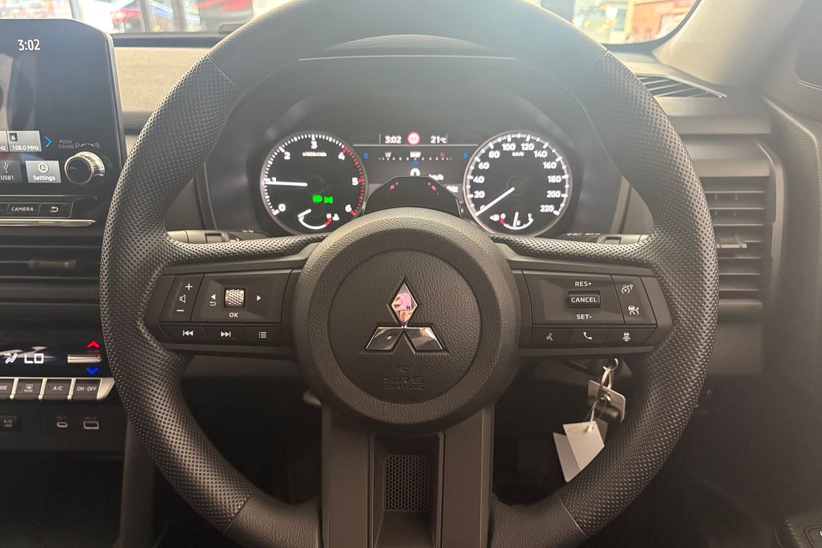 2025 Mitsubishi Triton GLX MV 4X4