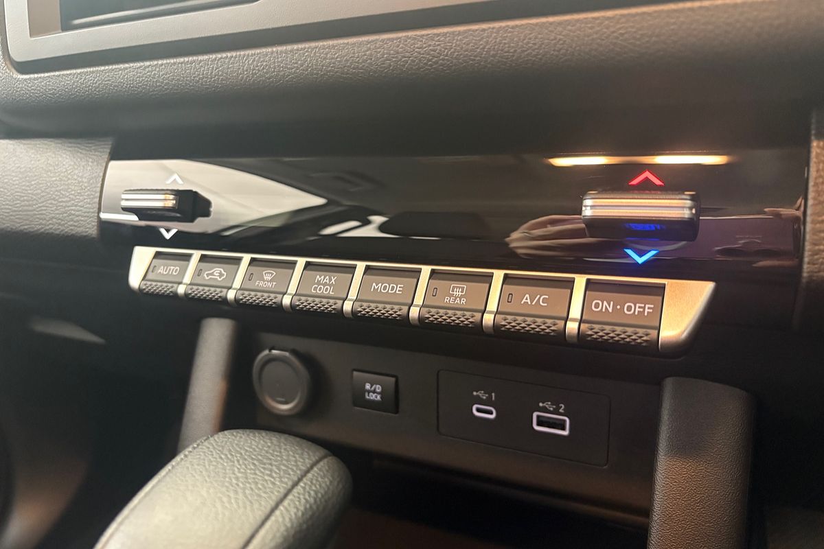 2025 Mitsubishi Triton GLX MV 4X4