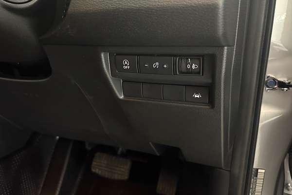 2025 Mitsubishi Triton GLX MV 4X4