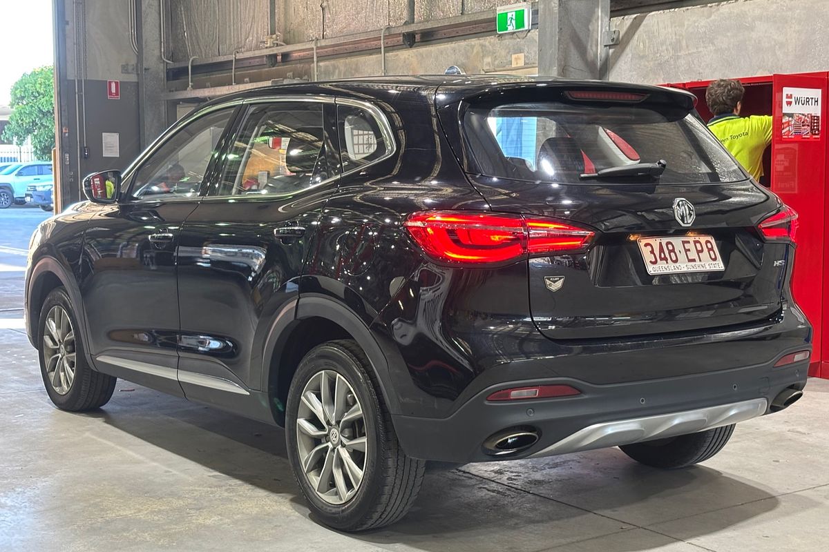 2022 MG HS Core SAS23
