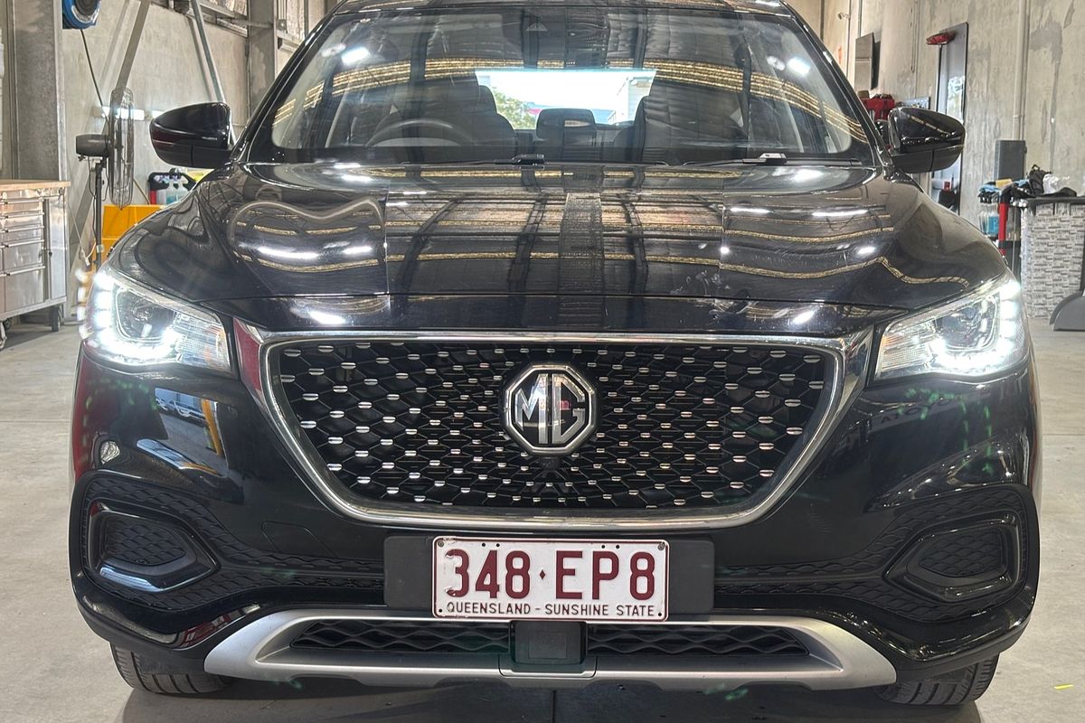 2022 MG HS Core SAS23