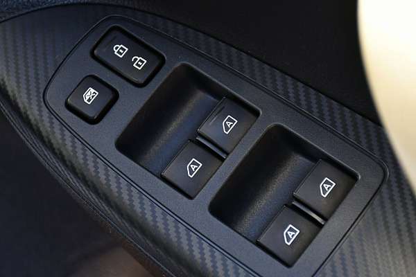 2024 Mitsubishi Eclipse Cross LS YB