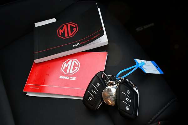 2023 MG MG5 Essence