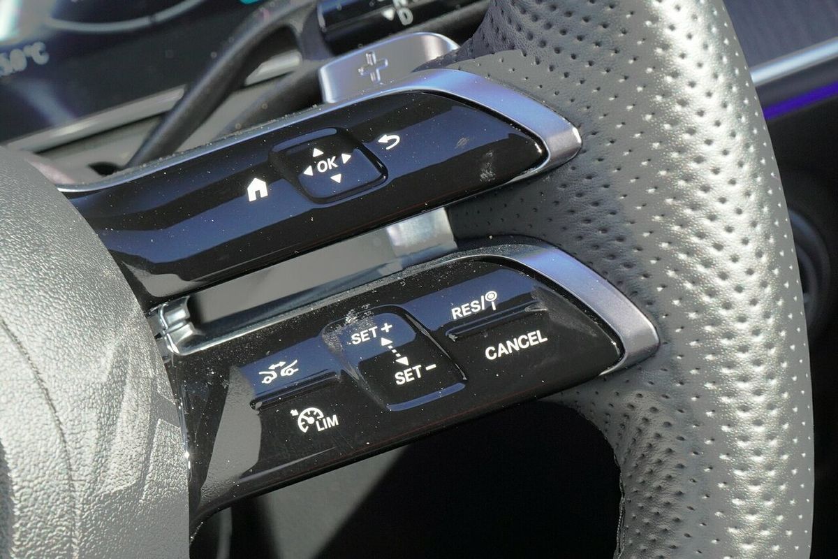 2023 Mercedes-Benz C-Class C300 W206