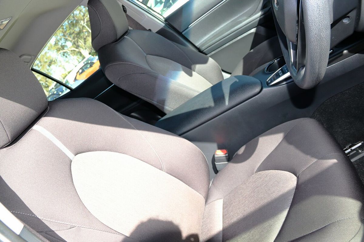 2024 Toyota Camry Ascent AXVH70R