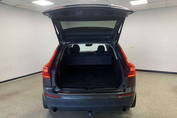 2021 Volvo XC60 T5 Momentum