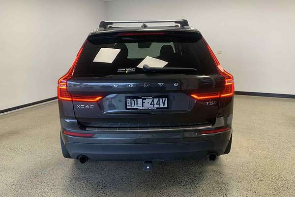 2021 Volvo XC60 T5 Momentum
