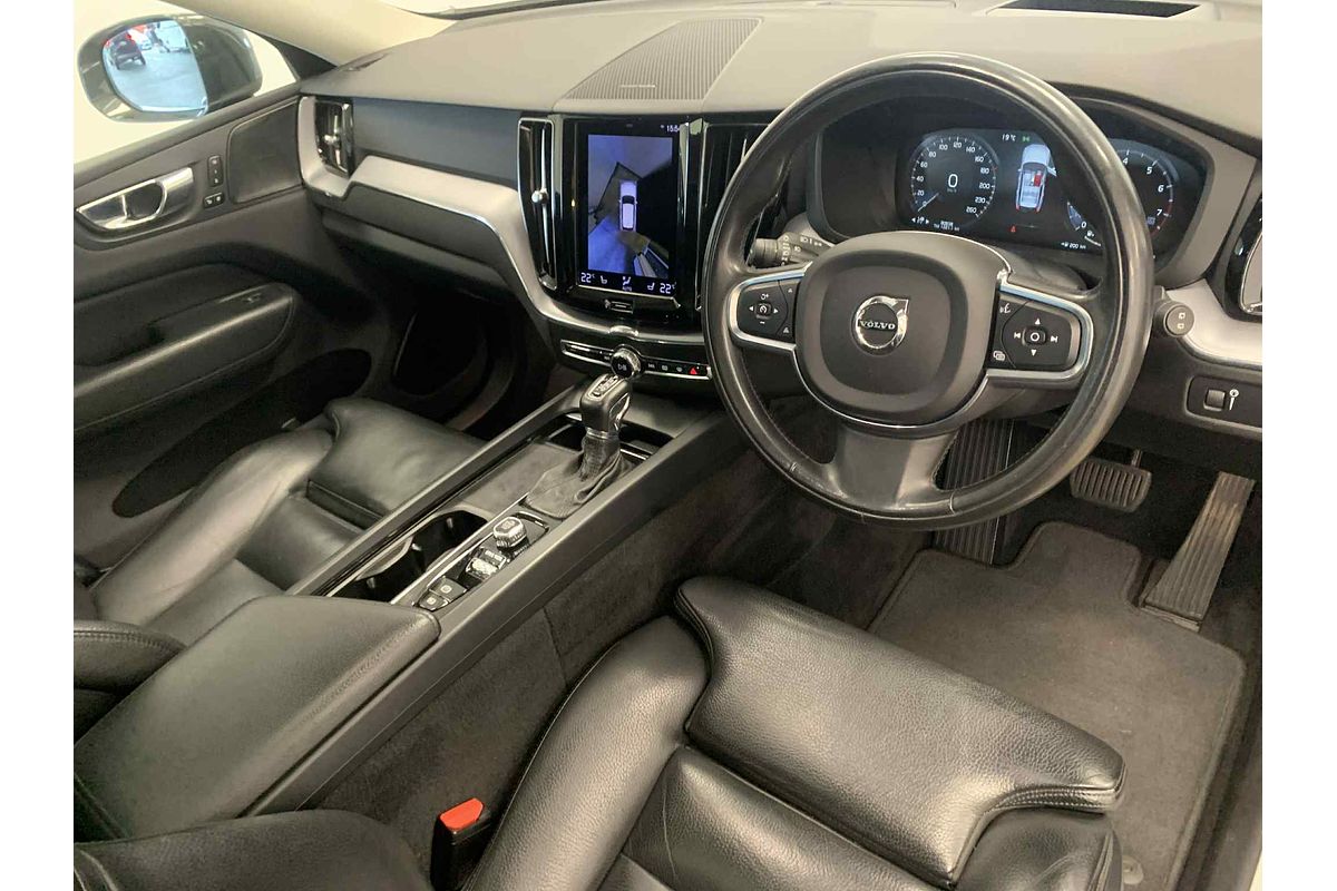 2021 Volvo XC60 T5 Momentum