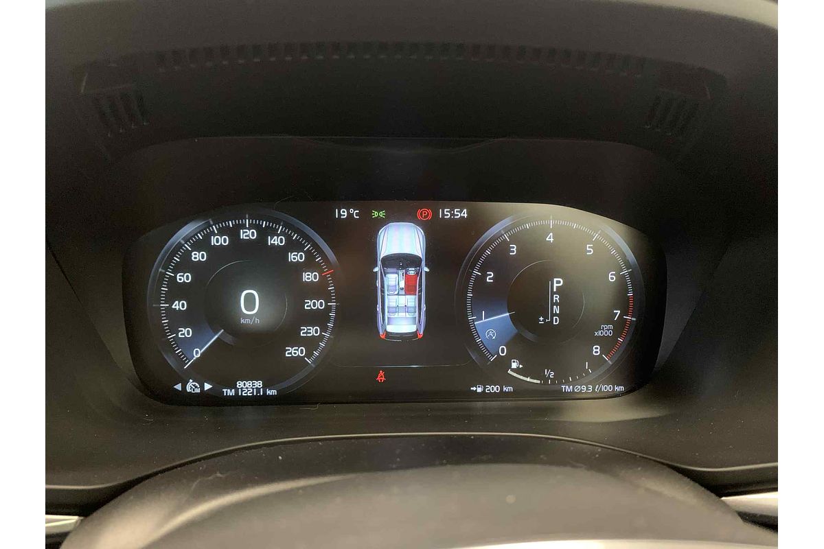 2021 Volvo XC60 T5 Momentum