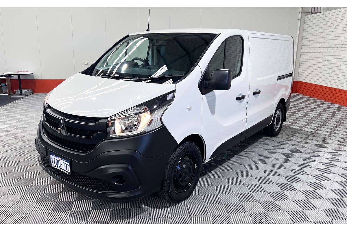 2022 Mitsubishi Express GLX SN LWB